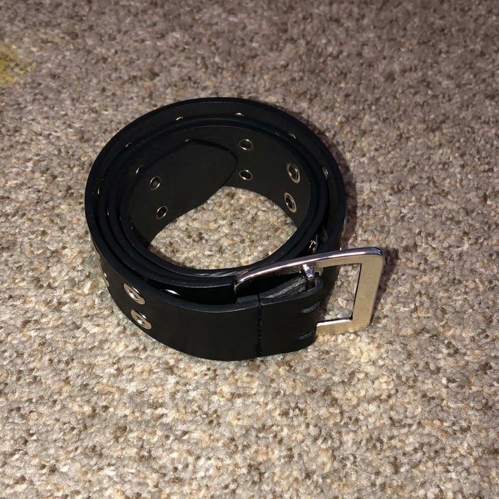 trendy 2 hole belt